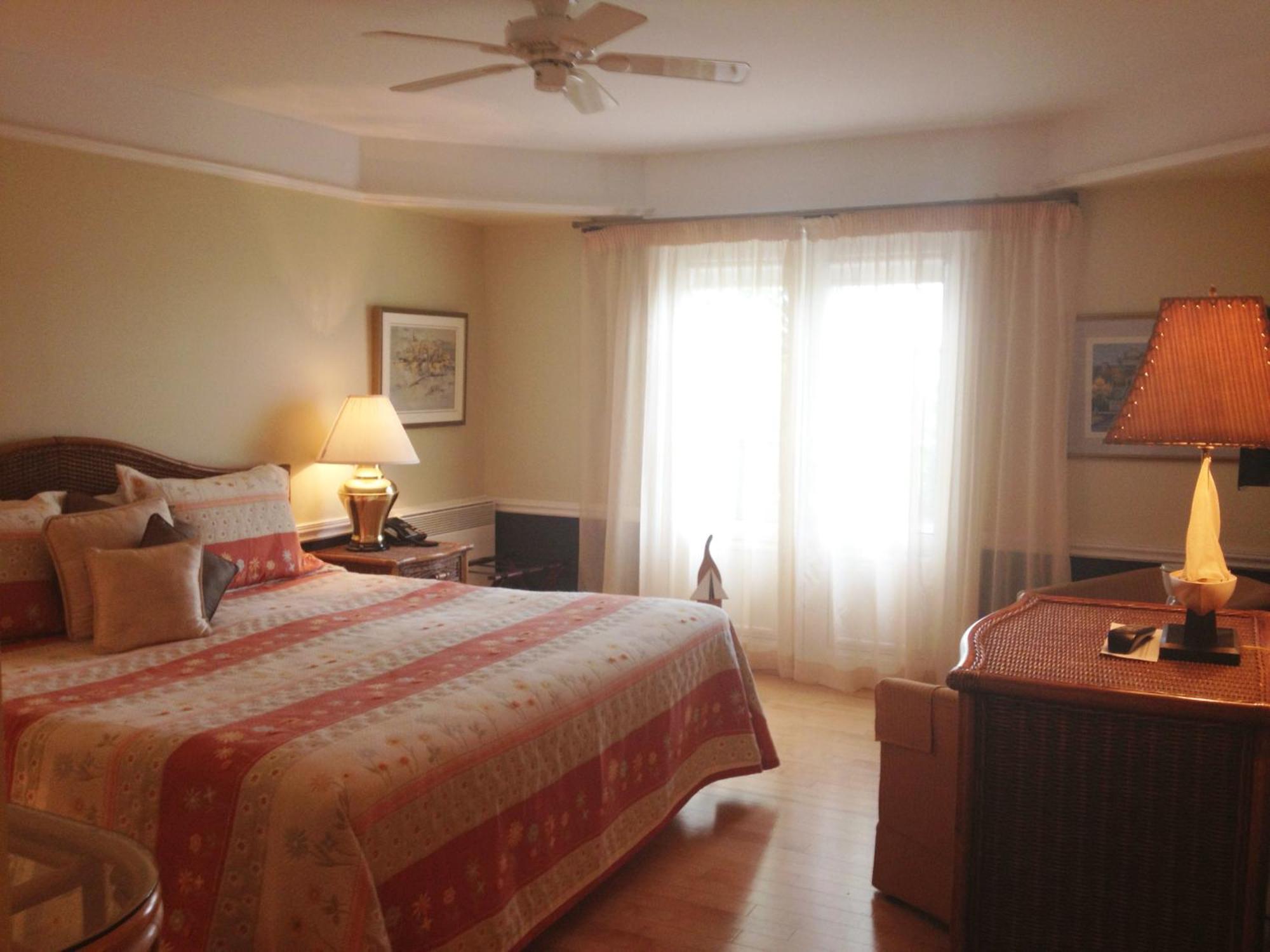 Goeliche Hotel Et Appartement Saint-Laurent-de-l'ile d'Orleans Room photo