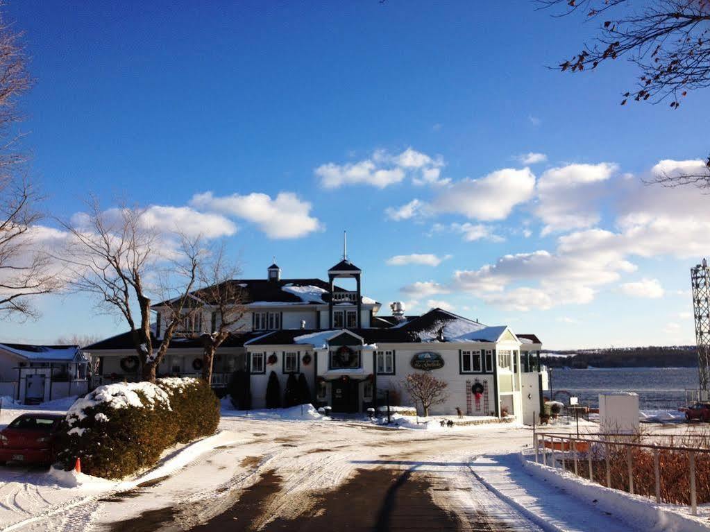 Goeliche Hotel Et Appartement Saint-Laurent-de-l'ile d'Orleans Exterior photo